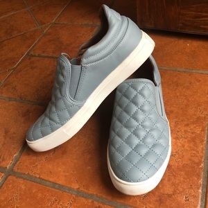 Steve Madden blue slip ons
